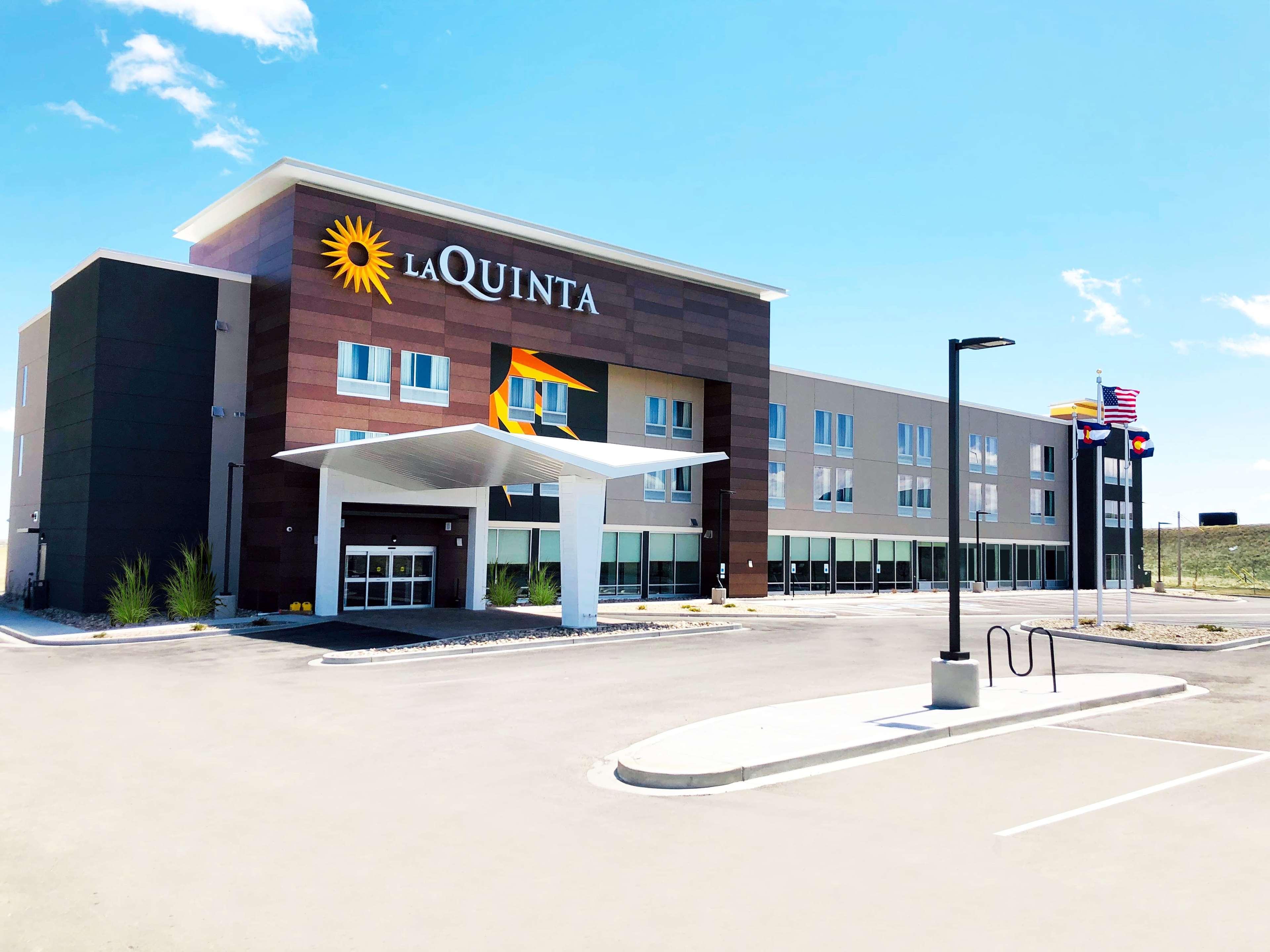 La Quinta Inn & Suites Limon By Wyndham Екстериор снимка