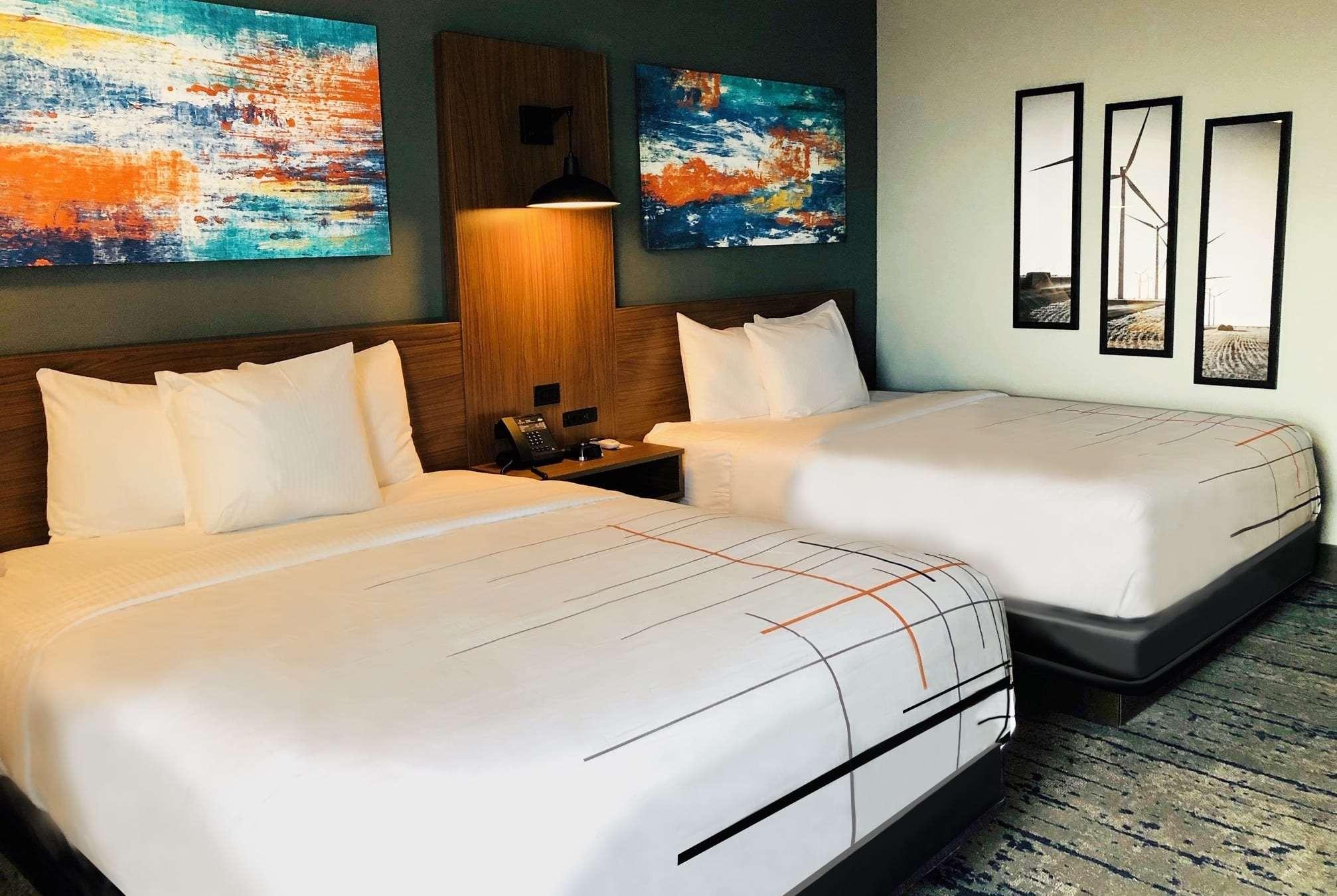 La Quinta Inn & Suites Limon By Wyndham Екстериор снимка